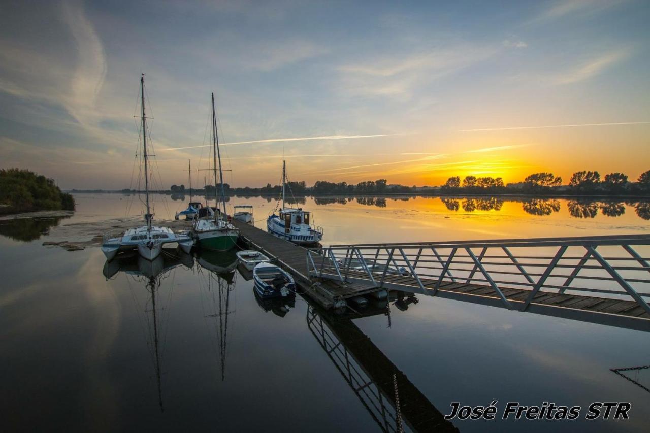 River Sun Valada Exteriör bild